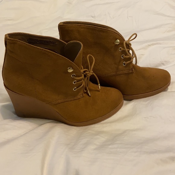 Fall Booties size 9 - Picture 4 of 5